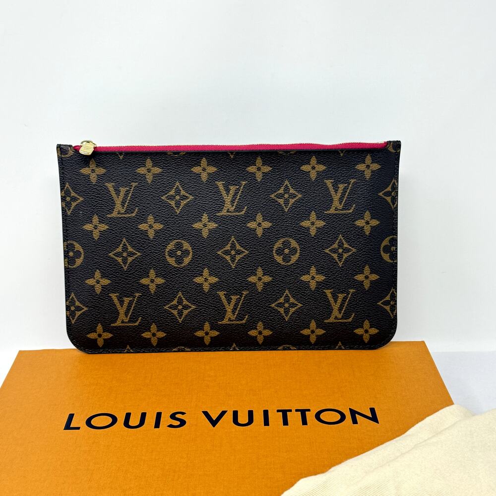 Louis Vuitton Pochette Accessoires Monogram Pouch Pink Interior CA3199 NWOT